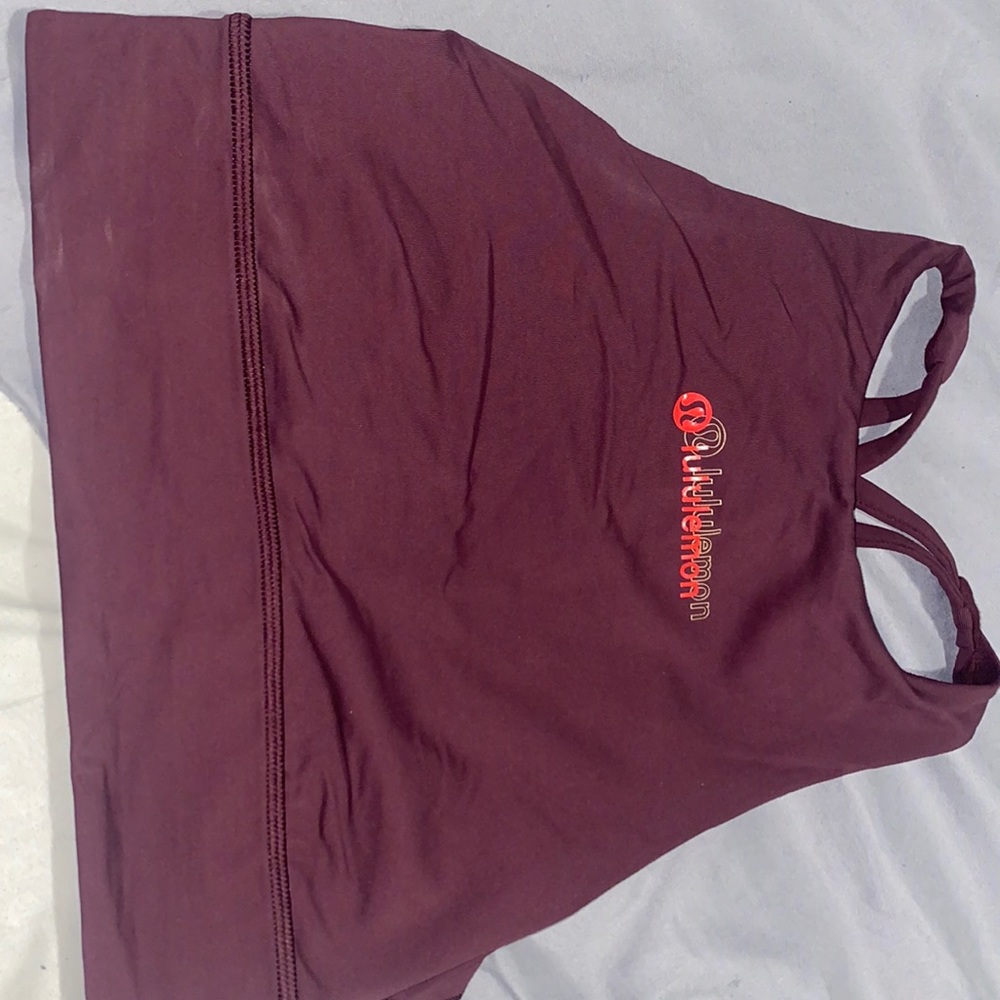 Selling a size 6 lululemon crop top - Picture 1 of 2